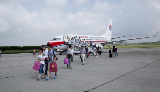 1571032326915963.jpg 助力通用航空産業綜合示範區建設 安順黃(huáng)果樹機場(chǎng)航站(zhàn)區這(zhè)樣改擴建.jpg